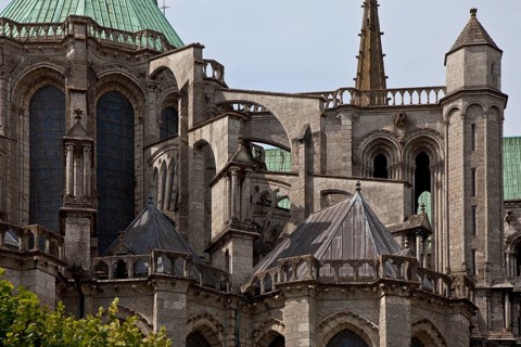 1195-1260 Main construction period, partial view from the east, view of the buttress on the north