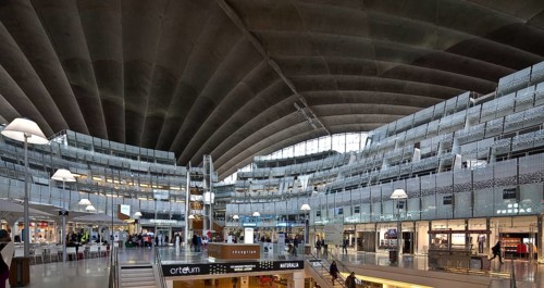 Former CNIT exhibition hall, built 1956-58 by Bernard Zehrfuss, since modernisation in 1988