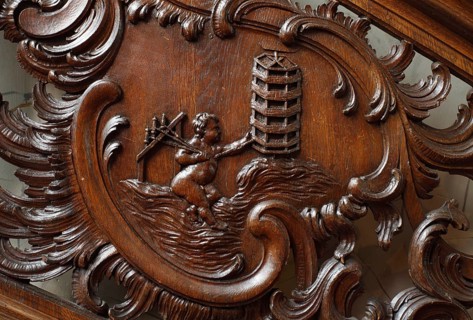 Residential building Zum goldenen Helm, cantilevered oak staircase, balustrade with cartouches.