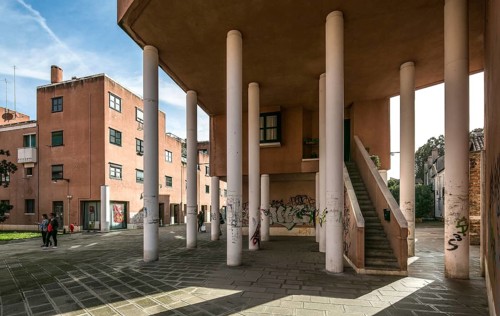 Italy Venice Cannaregio houses 9343 postmodern housing estate 1981 by Vittorio Gregotti partial