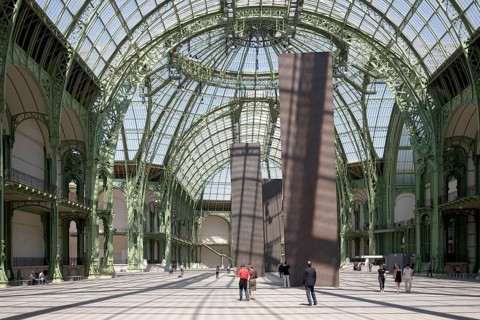 View to the north with objects by Richard Serra