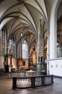 Northern ambulatory with sacrament house, St., Sankt, Saint
