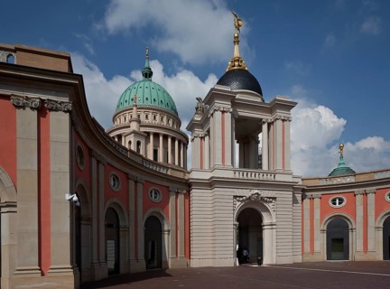 Courtyard to the north-east with Fortuna portal, destroyed around 1700, rebuilt in 1945, 2002, at