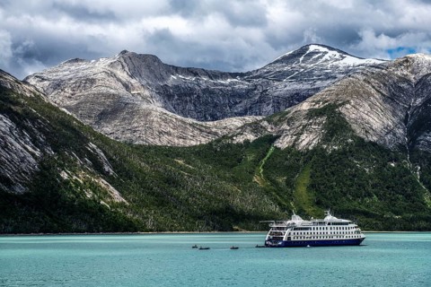 Excursion by Zodiac from the cruise ship Ventus Australis to the Pia Glacier, Cordillera Darwin,