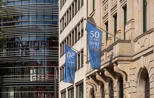 University building on Schadowplatz, former Niederrheinische Bank building, on the left the