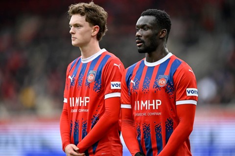 Paul Wanner 1. FC Heidenheim 1846 FCH (10) Sirlod Conteh 1. FC Heidenheim 1846 FCH (31) form wall