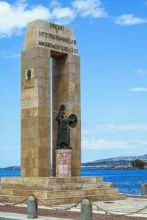 Monument Goddess Athena and statues, Reggio Calabria, Italy, Europe