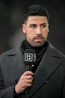 DAZN TV expert Sami Khedira in an interview Microphone Microphone Logo Portrait MHPArena, MHP Arena