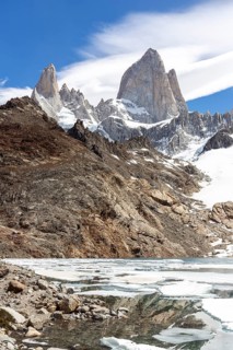 Lagoon de los Tres in front of Mount Fitz Roy, Laguna de los Tres Trail, Mount Fitz Roy, El