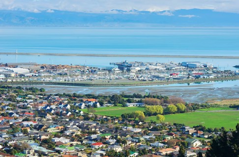 View of Nelson town and Mount Arthur mountain range in the distance, Nelson, Nelson Region, South