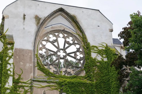 Tracery rosette on the Wachau church ruins, Markkleeberg, Saxony, Germany, Europe