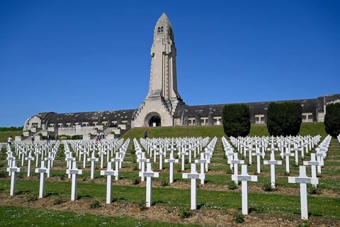 Cemetery of soldiers killed in the First World War, in the background the ossuary of Douaumont,