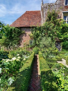 The White Garden, gardens, Sissinghurst Castle and Garden, Cranbrook, Kent, England, Great Britain