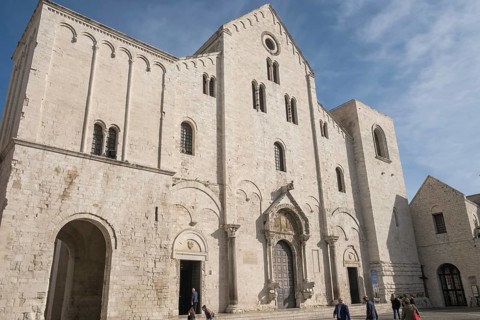 Basilica of San Nicola (Basilica of St Nicholas of Myra), Bari, Apulia, Italy, Europe