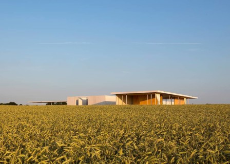 Never realised golf clubhouse by Ludwig Mies van der Rohe from 1930 was erected as a walk-in model