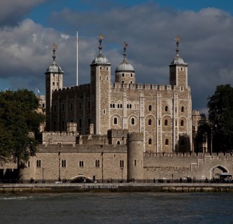 Section with White Tower from the south-west across the Thames