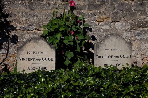 Gravestones of the painter Vincent van Gogh and his brother Theodor, arranged in this way since