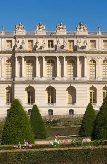 Castle park with northern wing