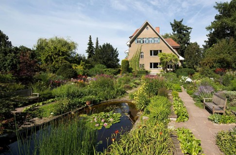 Built in 1912, house and garden by Karl Förster