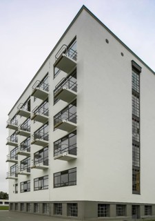 Dessau, Bauhaus Prellerhaus 1925-26 by Walter Gropius, view from north-east
