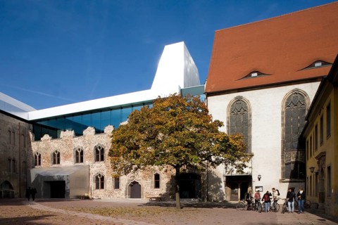 North wing, remodelled by the Spanish architects Fuensanta Nieto and Enrique Sobejano, on the right