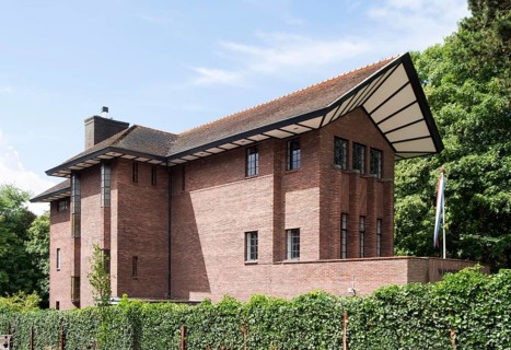 Built 1927-1928 by Dirk Roosenburg