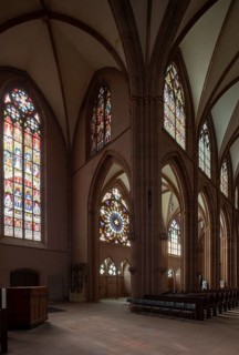Oppenheim, St Catherine's Church, crossing and south aisle with rose window
