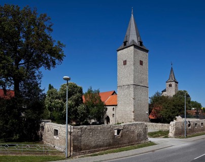Former castle, keep of the lower castle on the left and the upper castle from the south-west, 14th