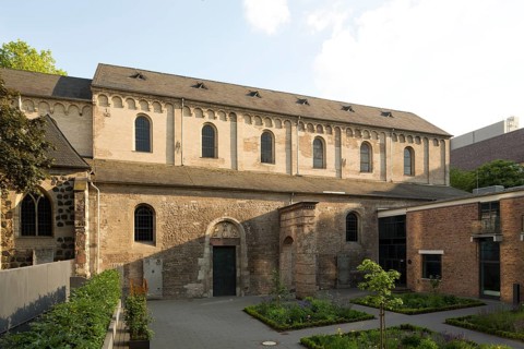 North side, north portal with tympanum and Frankish arch, St., Sankt, Saint