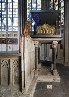 Choir, reliquary altar, rear building with passage under the shrines, St., Sankt, Saint