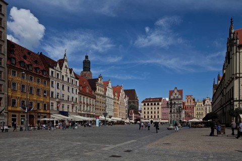 On the right New Town Hall built in 1863 by F. A. Stüler, far left Haus zu den sieben Kurfüsten,