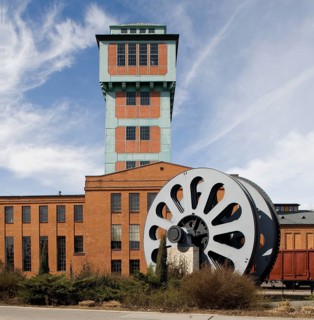 Coal mine 1923 by Erich Basarke, in front of the rope disc