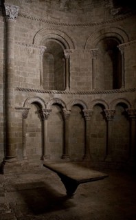Castle, monastery church of San Pedro, Altarmensa and northern apse arcades, St., Sankt, Saint