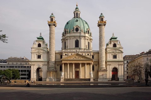 Main façade from the north, St., Sankt, Saint