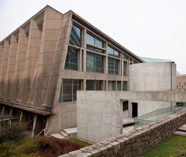 Interdenominational meditation room, 1995 by Tadao Ando, view from the east, left building by