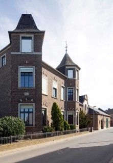 Erftstadt-Herrig, Domhof courtyard complex