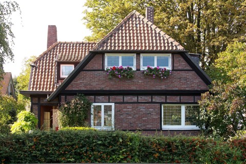 East side, built ca. 1933-1935, architect: Friedrich Kühnen, gabled crippled hipped roof