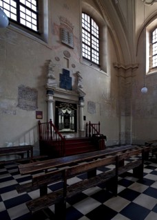 View of the Torah shrine
