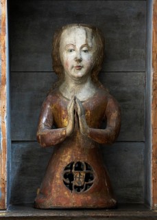 Golden chamber, reliquary (head reliquary) after restoration with historical colour scheme (blue),