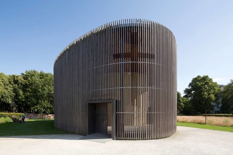 Built in 2000 by Peter Sassenroth and Rudolf Reitermann, rammed earth work: Martin Rauch, St.,