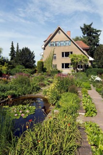 Built in 1912, house and garden by Karl Förster