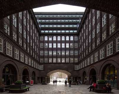 Hamburg Kontorhaus CHILEHAUS, built 1922-24 by Fritz Höger, inner courtyard above Fischertwiete
