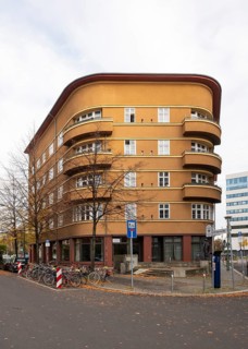 Berlin, Rosa-Luxemburg-Platz, block of houses by Hans Poelzig, built 1927-1929 by Hans Poelzig