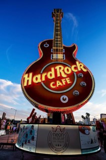 The Hard Rock Cafe neon guitar was modelled on Pete Townsend's Gibson Les Paul guitar from The Who,