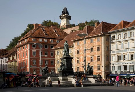 Archduke Johann fountain, Luegghaus, clock tower above