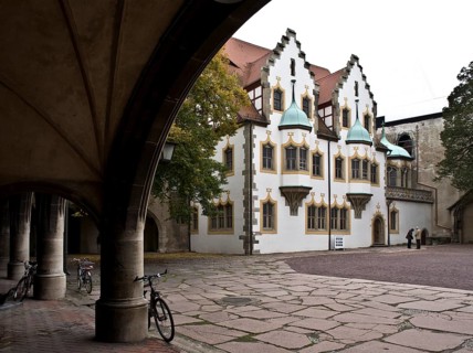 Inner courtyard, replica of the former valley office, now a museum