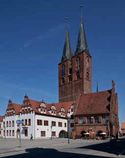 View from south-west, corps wing left 15th century, Renaissance remodelling late 16th century,