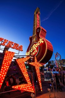 The Hard Rock Cafe neon guitar was modelled on Pete Townsend's Gibson Les Paul guitar from The Who,