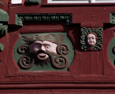 Clockmaker's house, Marienstraße 36, facade from 1733, grimace on the facade
