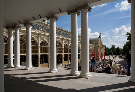 Czech Rep Mariánske Lázne Cross Fountain Columns at the Portico